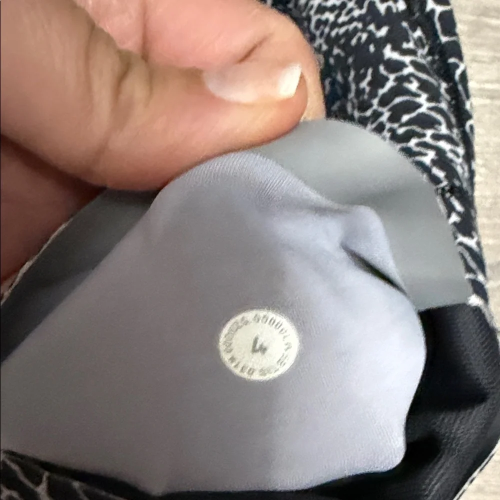 Lululemon  black  Patterned Leggings